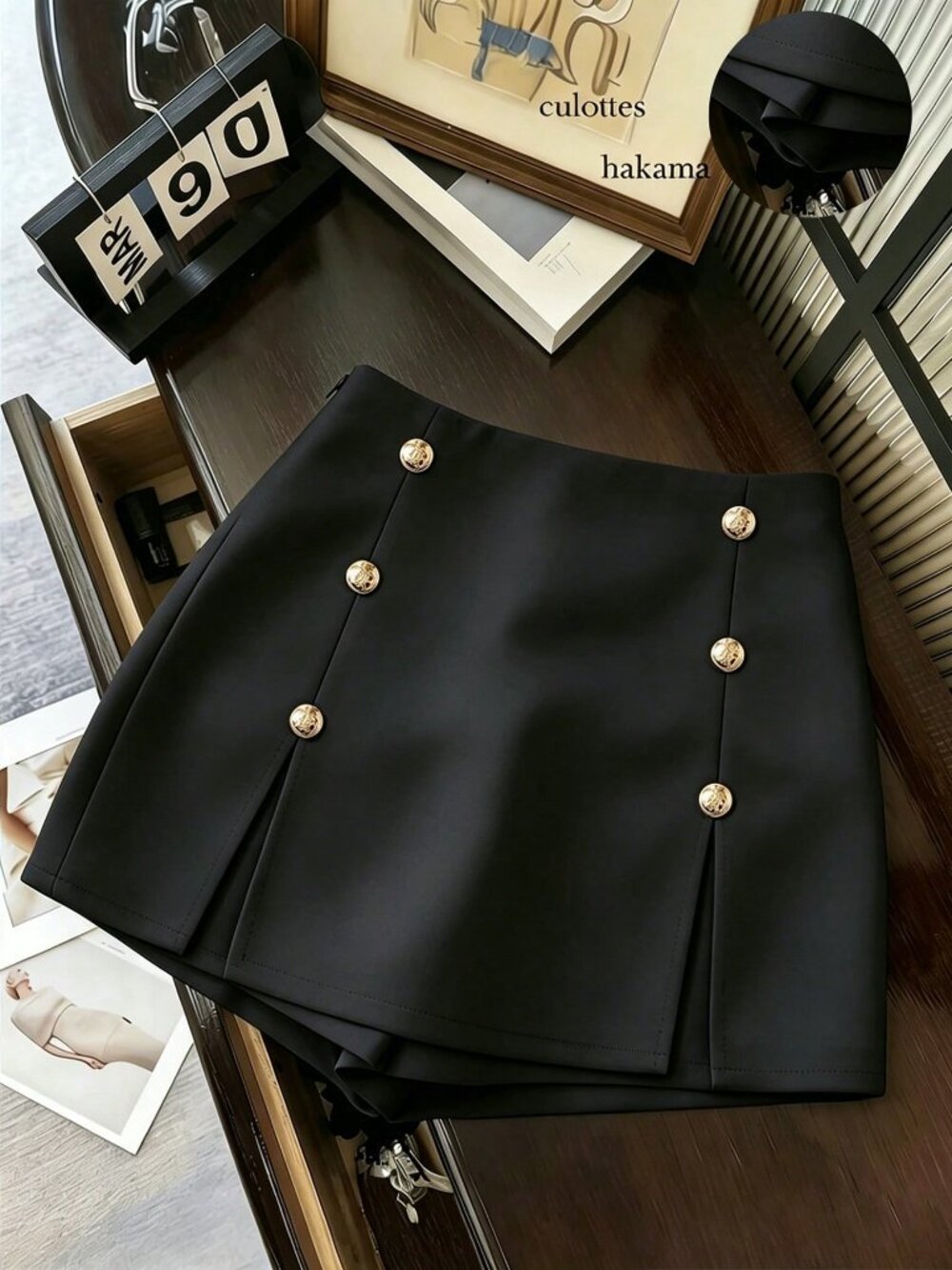 Black Casual Women's Metal Button Decor Split Hem Shorts